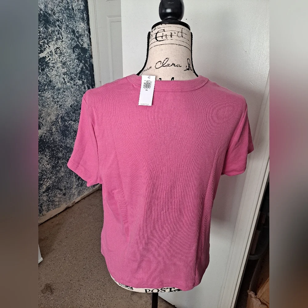Old Navy Ribbed Top - Picture 2 of 7